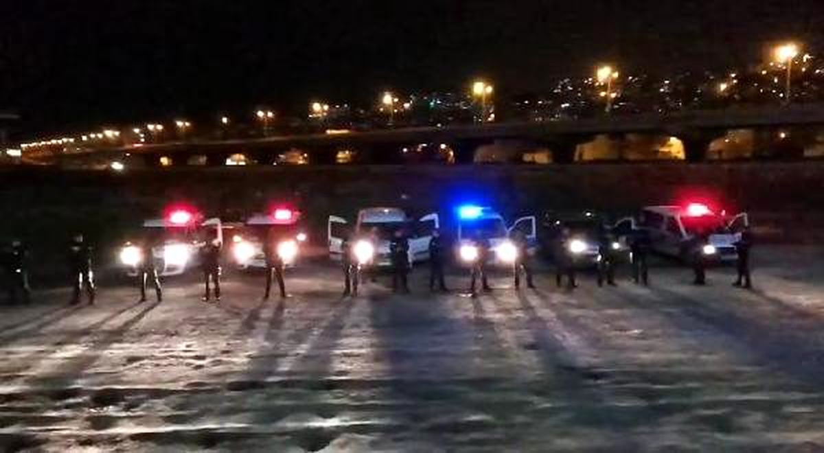 Polislerden sağlık çalışanlarına sirenli ve anonslu destek