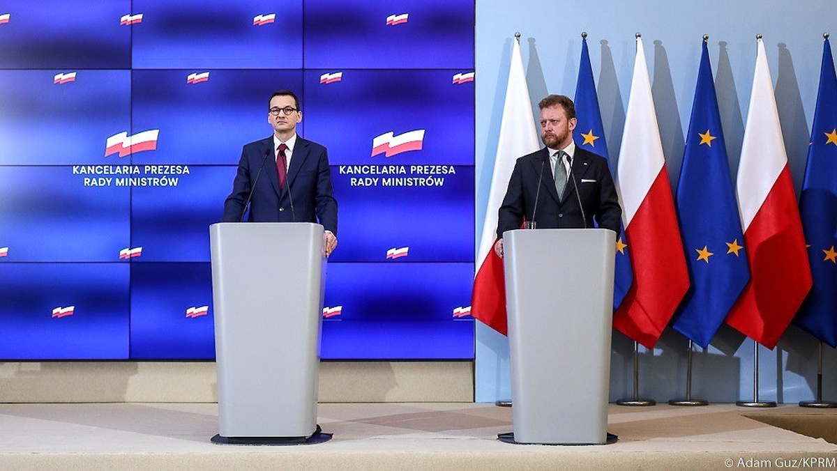 Polonya\'da 2\'den fazla kişinin bir araya gelmesi yasaklandı