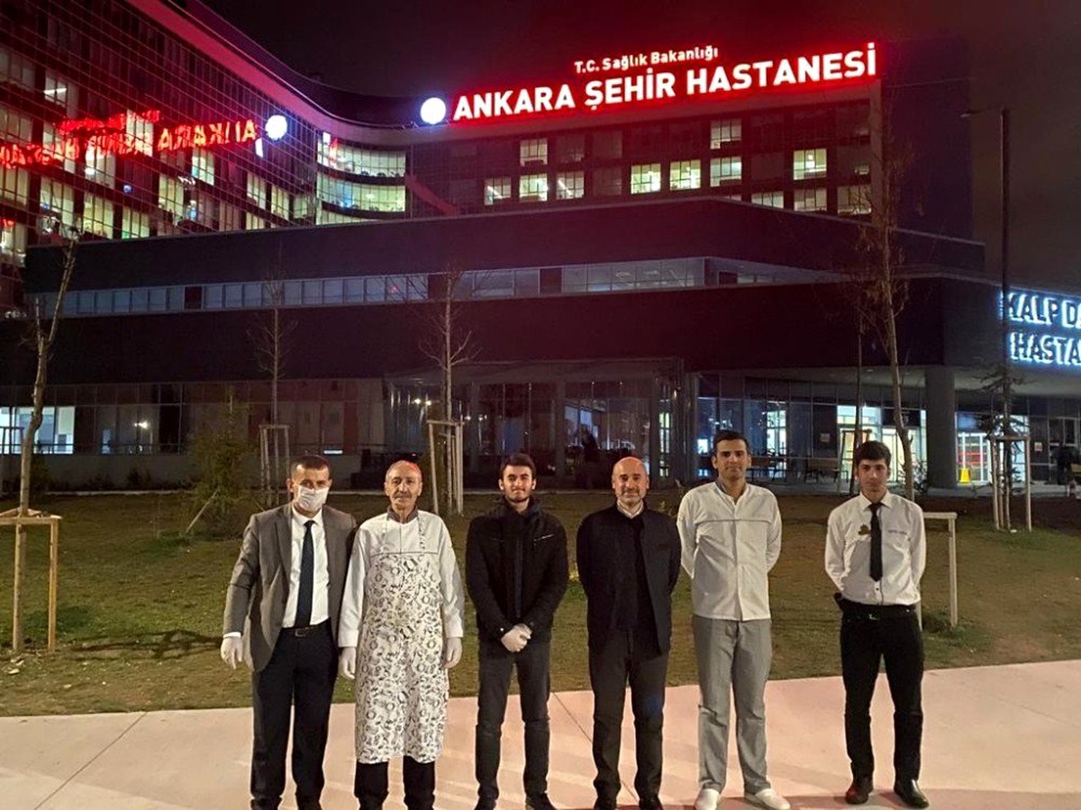 Sağlık çalışanlarına \'en tatlı destek\' Kadayıfçı Sıtkı Ustadan