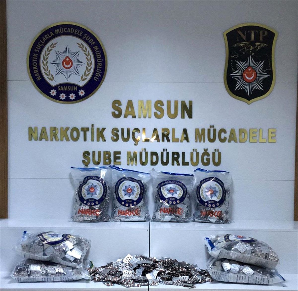 Samsun\'da 30 bin uyuşturucu hapla yakalanan 2 şüpheliden biri tutuklandı