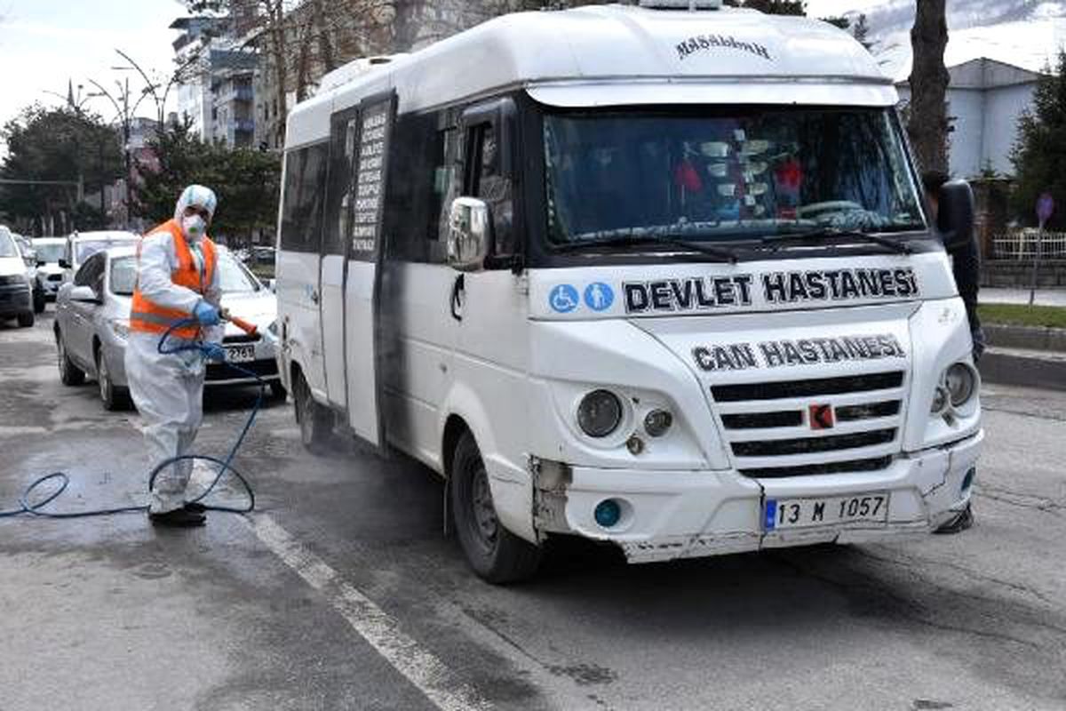 Tatvan\'da araç dezenfeksiyon istasyonu kuruldu