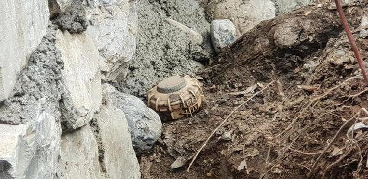 Teröristlerin köprü inşaatına tuzakladığı mayın bulundu