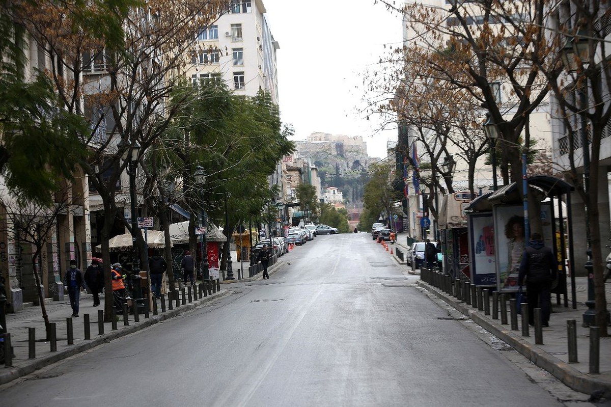 Turizm ülkesi Yunanistan\'da sokaklar sessiz