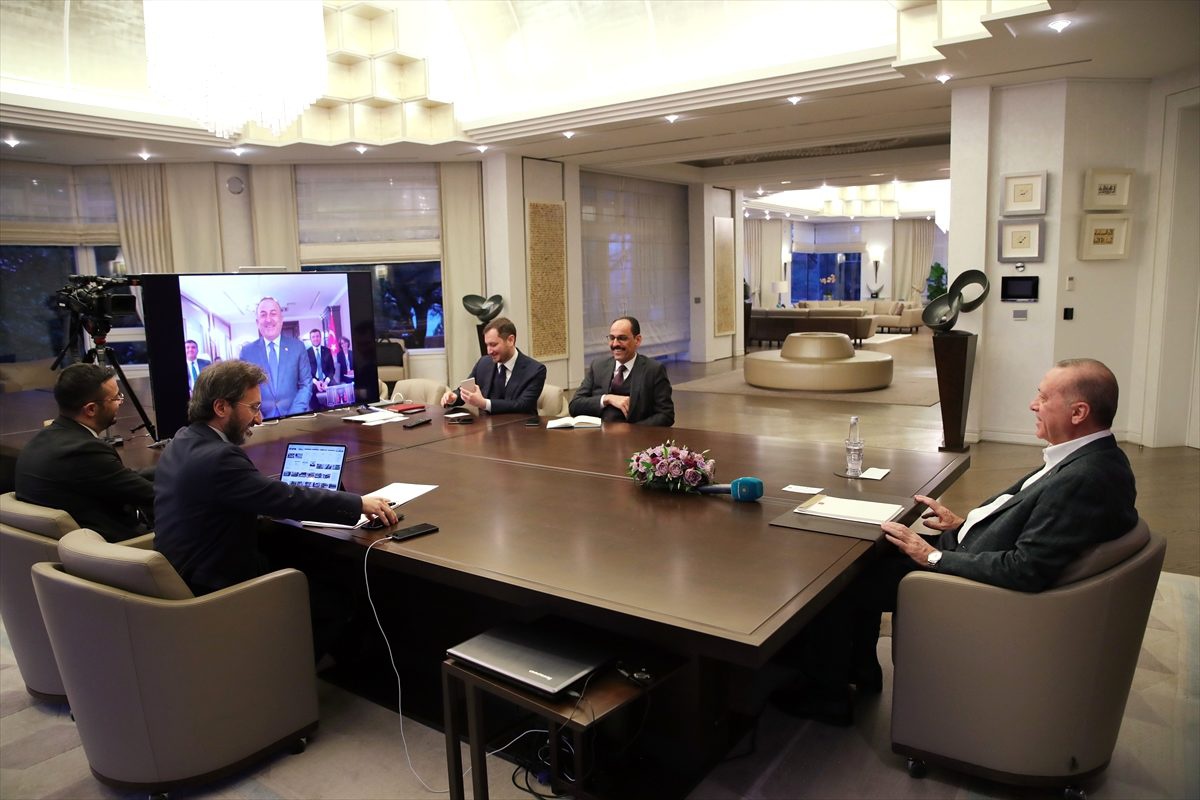 Türkiye Cumhurbaşkanı Recep Tayyip Erdoğan, Cumhurbaşkanlığı Kabine üyeleriyle video konferans...