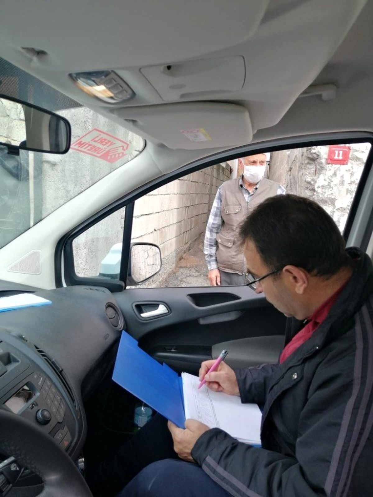 Adıyaman Belediyesinden evden çıkamayan yaşlılara \'vefa\'