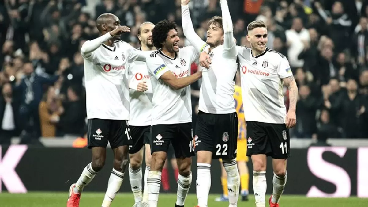 Beşiktaş\'ın yıldızı Adem Ljajic, Sırbistan\'a dönüyor