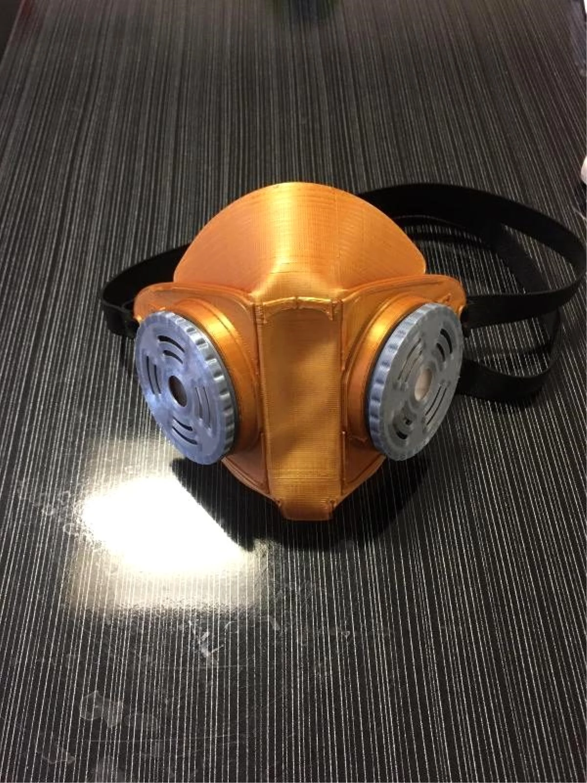 Bilim merkezinde 3D yazıcılarla maske üretildi