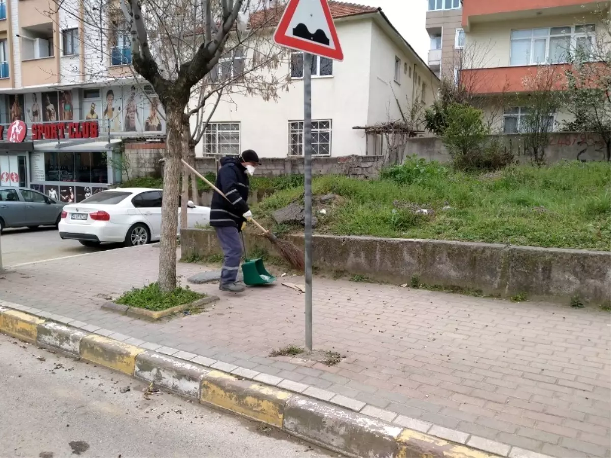 Darıca\'da cadde ve sokaklar temizleniyor