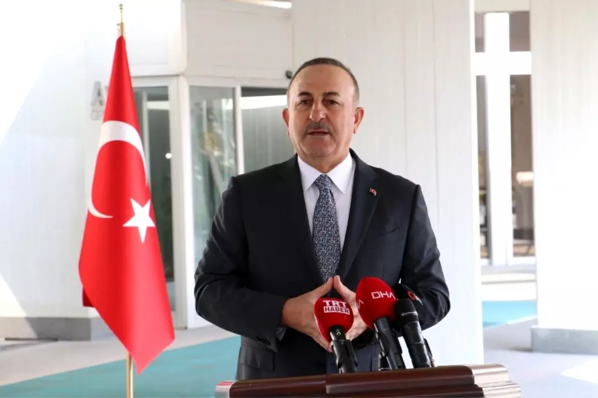 Dışişleri Bakanı Çavuşoğlu: "11 seferle 8 ülkeden 2 bin 721 öğrencimizi ülkemize getirmiş olduk"