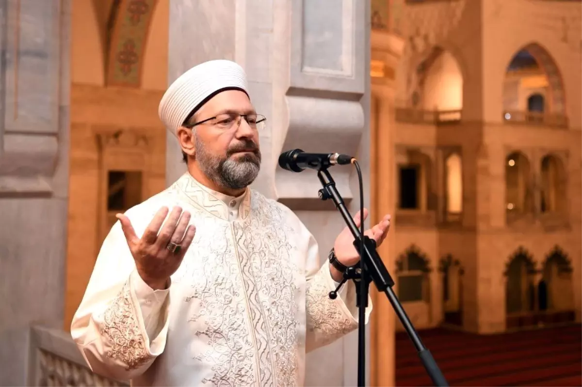 Diyanet İşleri Başkanı Erbaş, korona virüs salgınının sona ermesi için dua etti