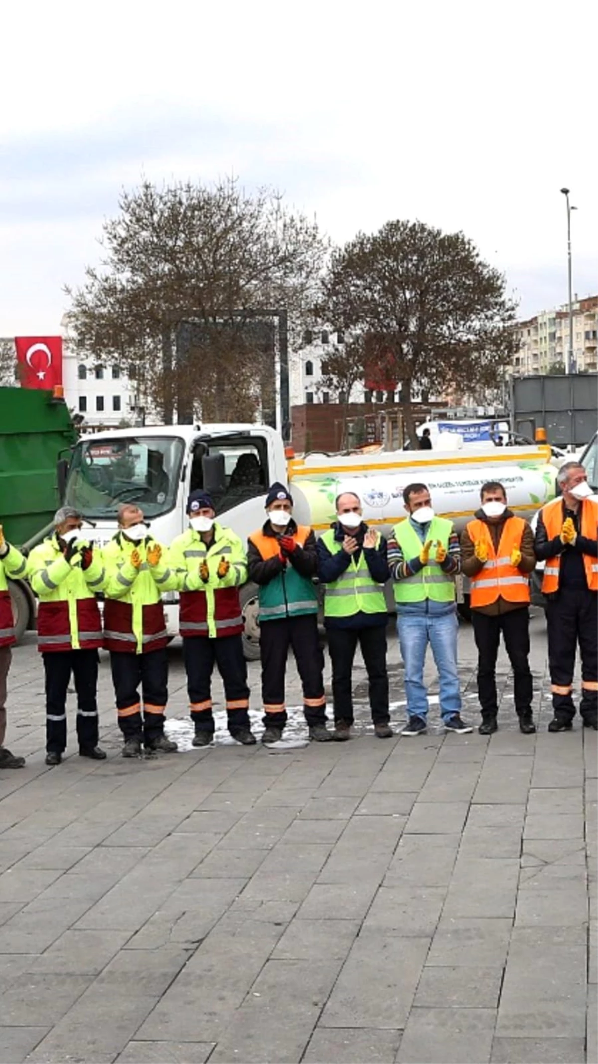 Elazığ Belediyesi personelinden sağlık çalışanlarina alkış desteği