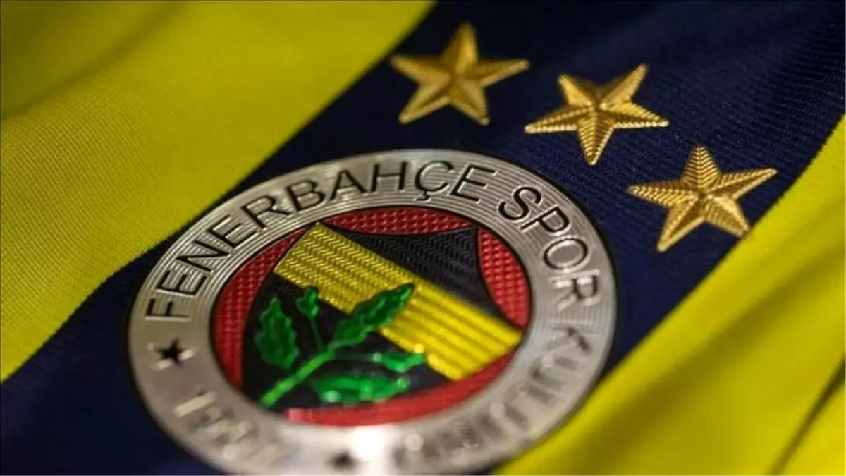 Fenerbahçe\'de bir futbolcu ve bir sağlık heyeti çalışanında koronavirüs bulgularına rastlandı