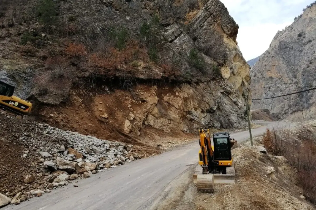 Gümüşhane\'de ekipler mart ayında karla mücadele yapıyor