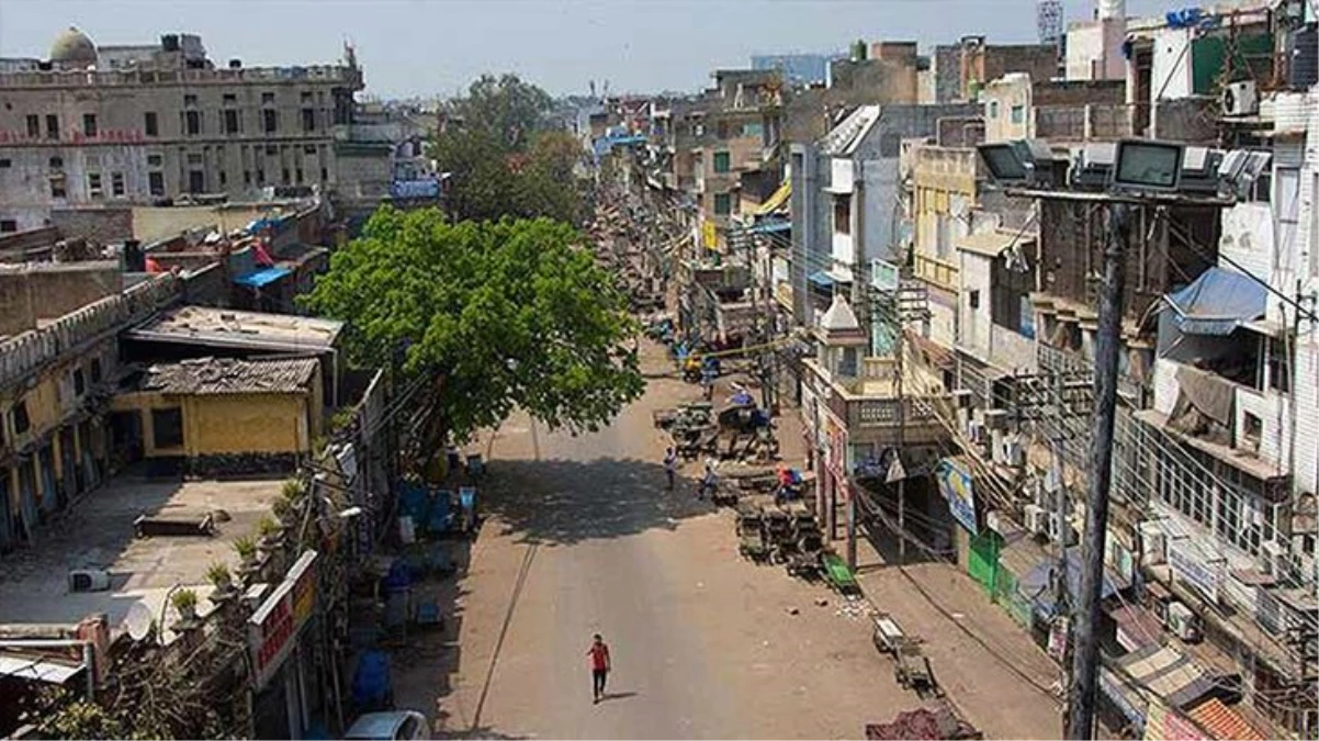 Hindistan\'da koronavirüs sebebiyle 3 haftalık sokağa çıkma yasağı ilan edildi