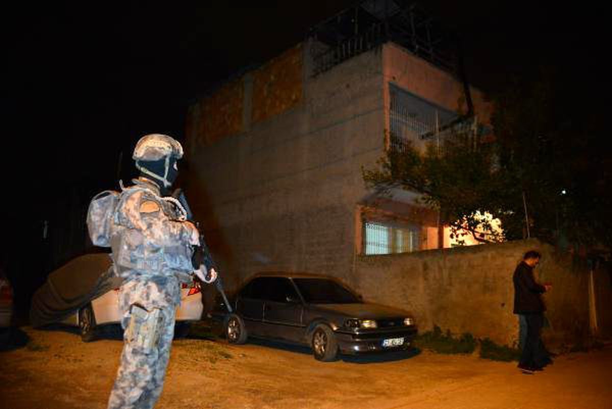 İntihara kalkışan cinayet şüphelisini Özel Harekat polisi etkisiz hale getirdi