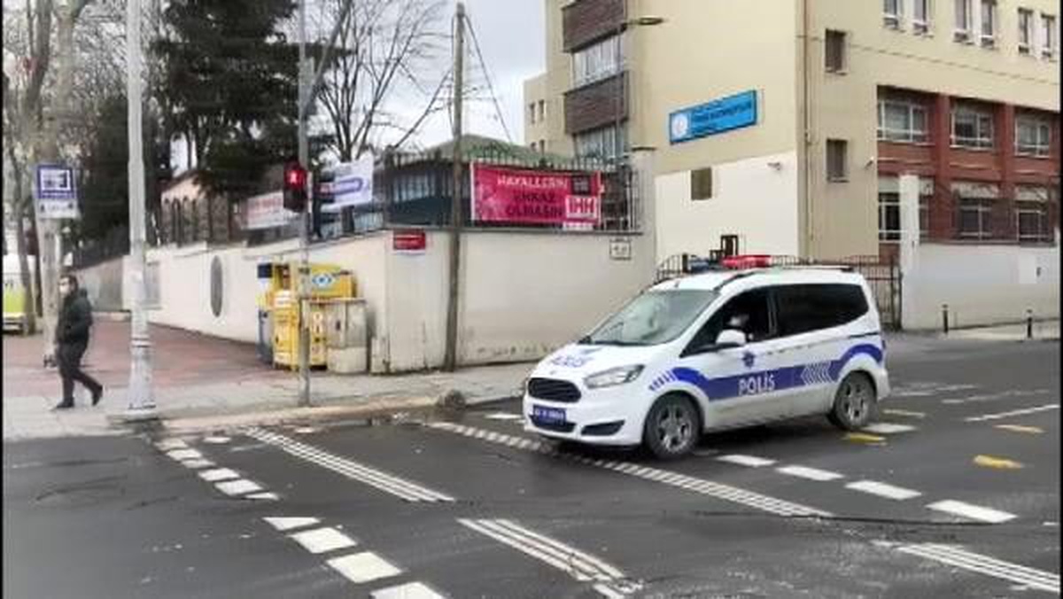 İstanbul Polisi, koronavirüse karşı anonsla uyarılarını sürdürüyor