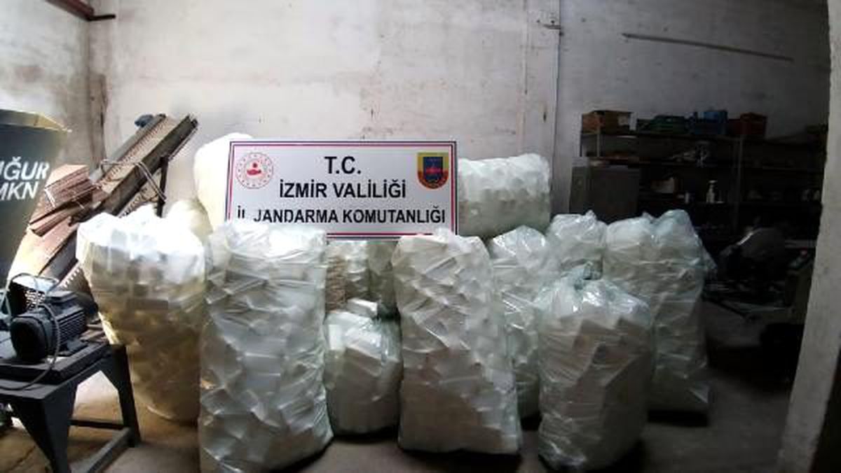 İzmir\'de, 2 bin 500 litre sahte dezenfektan ele geçirildi