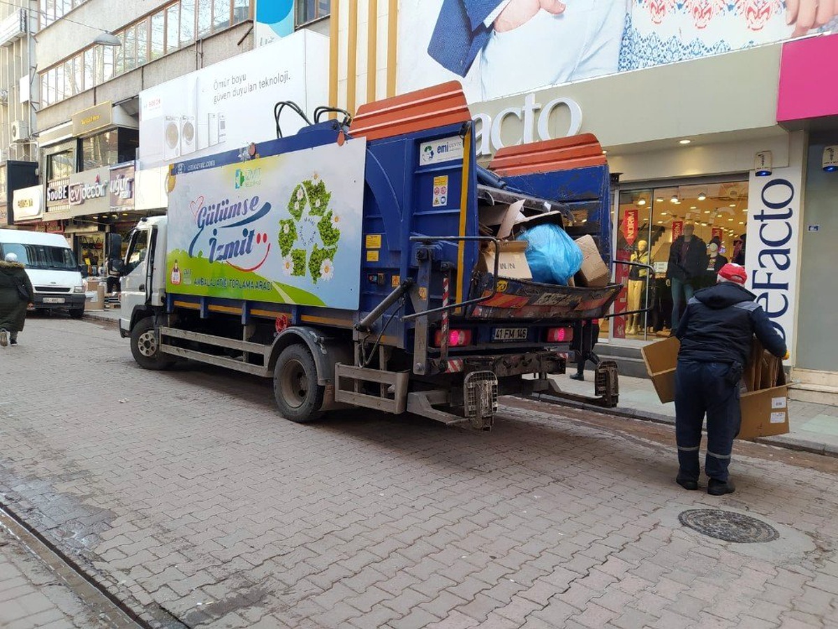 İzmit\'te Mart ayında 600 ton atık toplandı