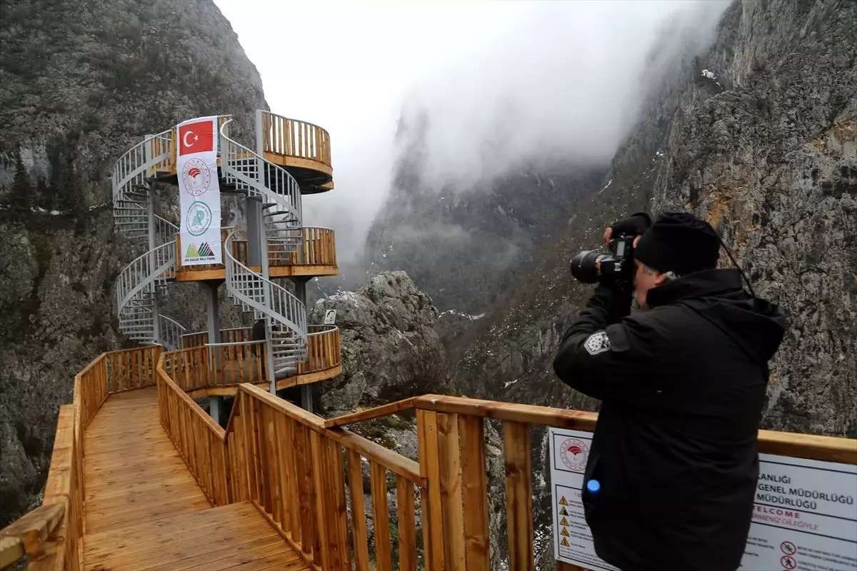 Kanyonları ile tanınan 2 bin 500 nüfuslu ilçeyi 150 bin kişi ziyaret etti