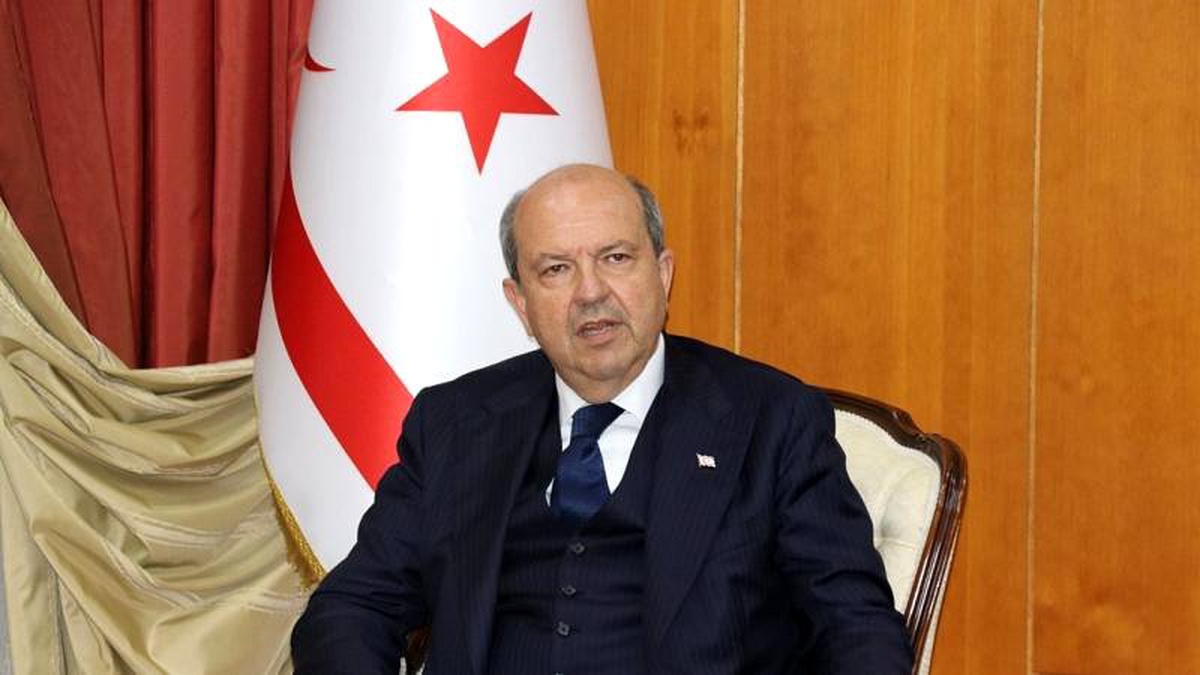 KKTC\'de yüksek memur maaşlarında kesintiye gidilecek