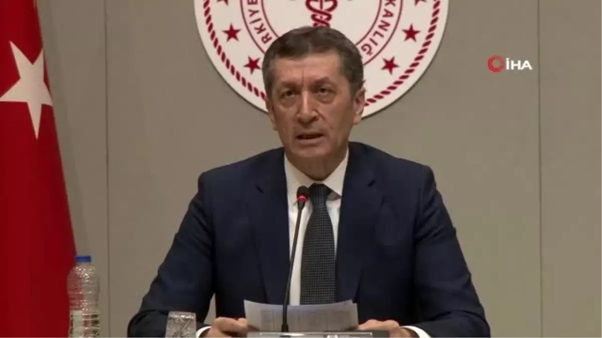 Milli Eğitim Bakanı Ziya Selçuk: "30 Nisan\'a kadar okullarımızın tatil olması, uzaktan eğitimin...