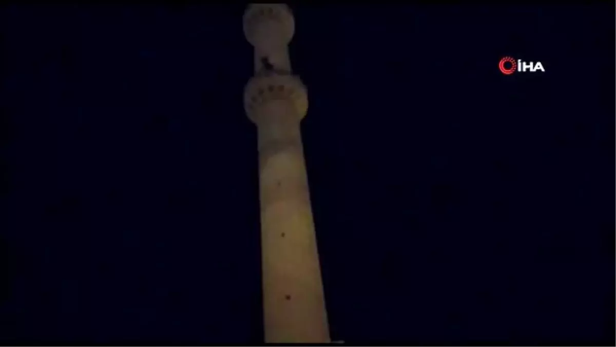 Minarelerden dua ve tekbir sesleri yükseldi