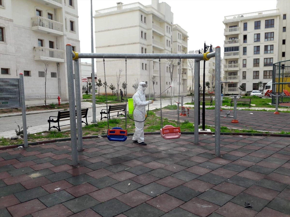 Nusaybin\'de parklar dezenfekte edildi