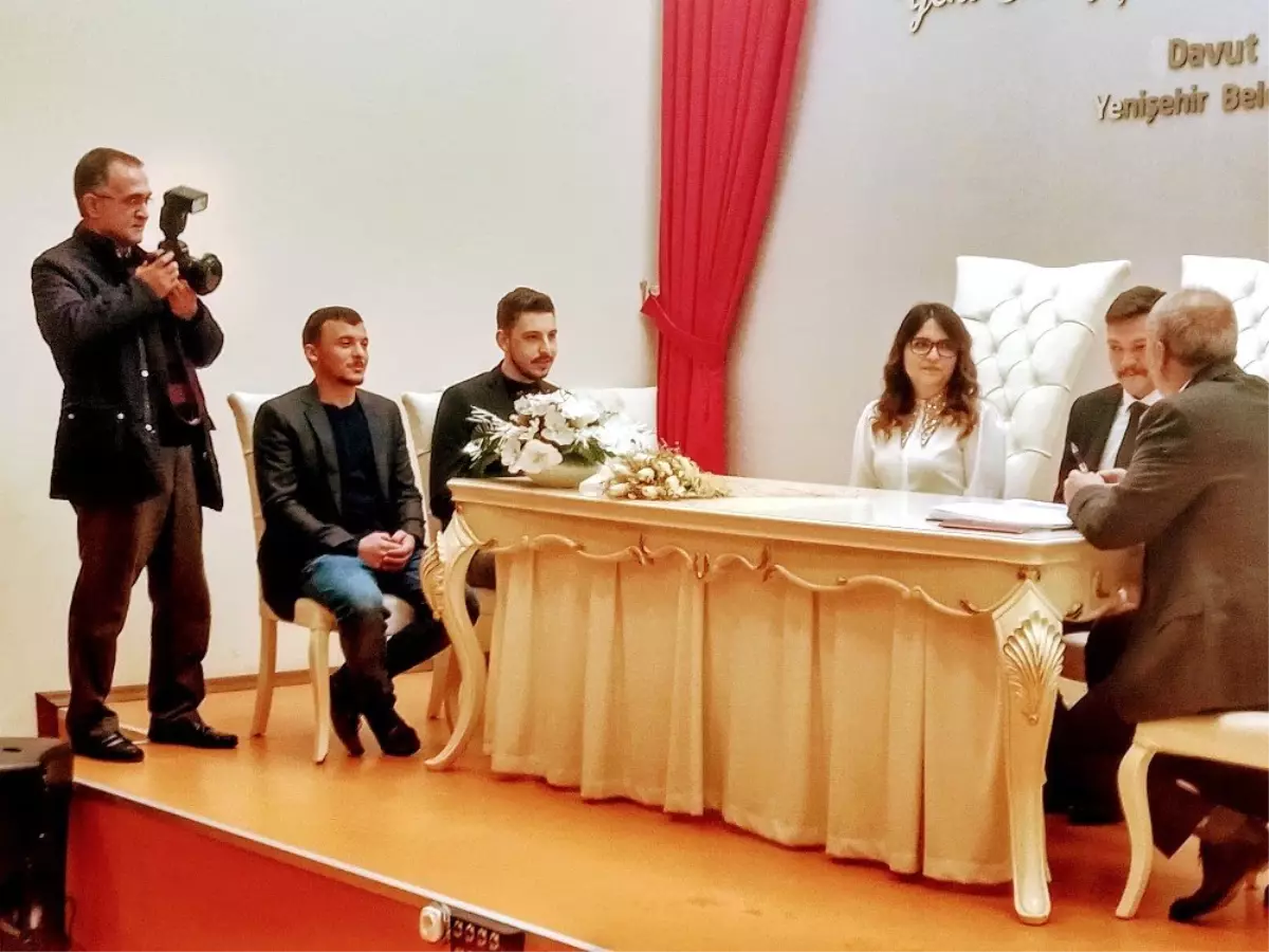 Oğlunun nikah törenini böyle fotoğrafladı