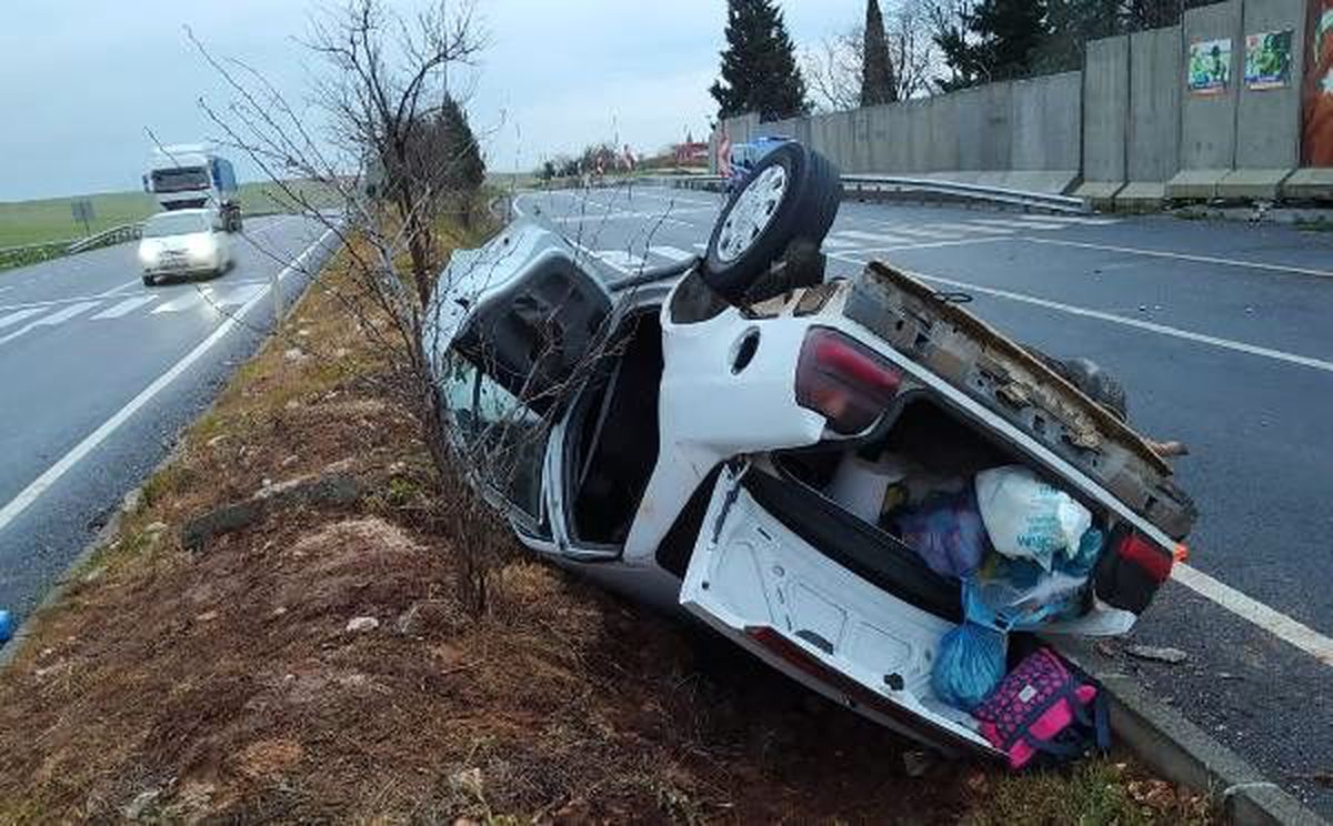 Şanlıurfa\'da otomobil devrildi: 8 yaralı