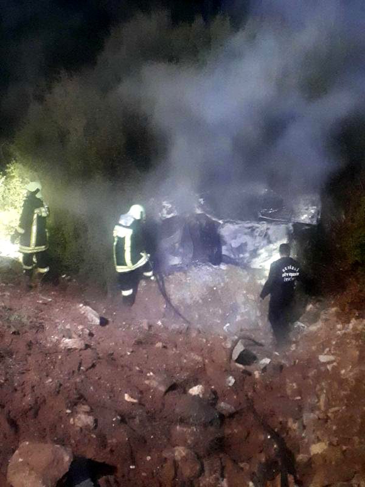 Şarampole yuvarlanan otomobil yandı:  1 ölü
