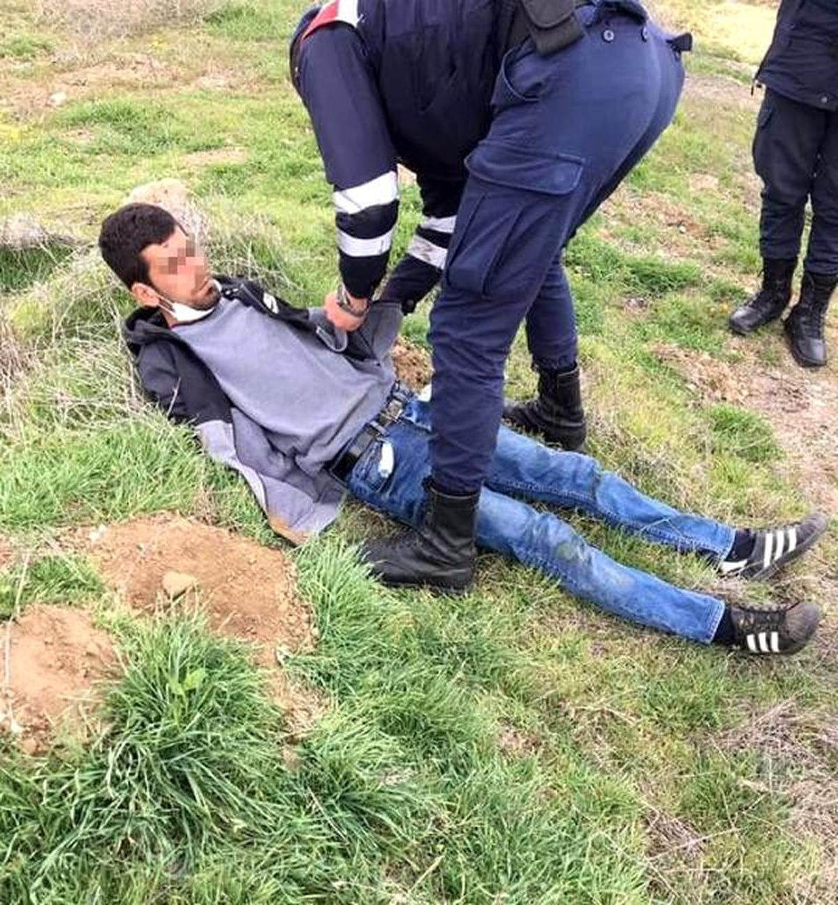 \'Savcı\' yalanı ile dolandırıcılık şüphelisi, tıbbi maskeli yakalandı