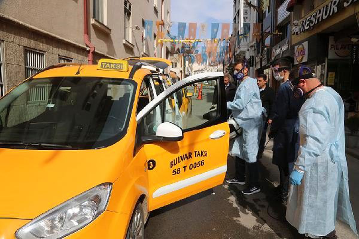 Sivas\'ta taksiler dezenfekte edildi, iş yerleri denetlendi