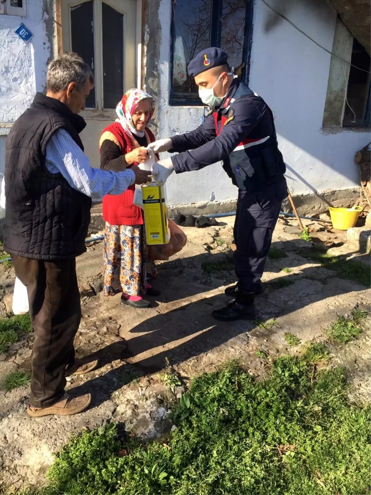 Trabzon Valisi Ustaoğlu, Vefa Sosyal Destek Grubu\'nun çalışmalarını inceledi