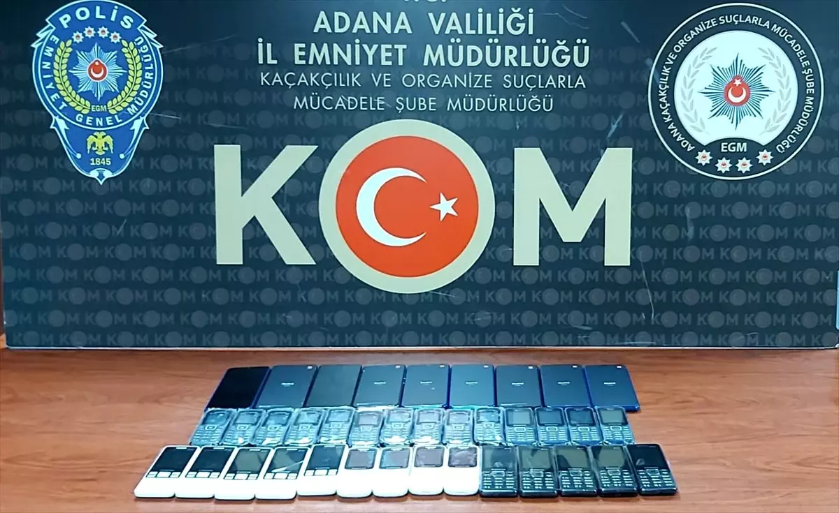 Adana\'da gümrük kaçağı 37 cep telefonu ele geçirildi