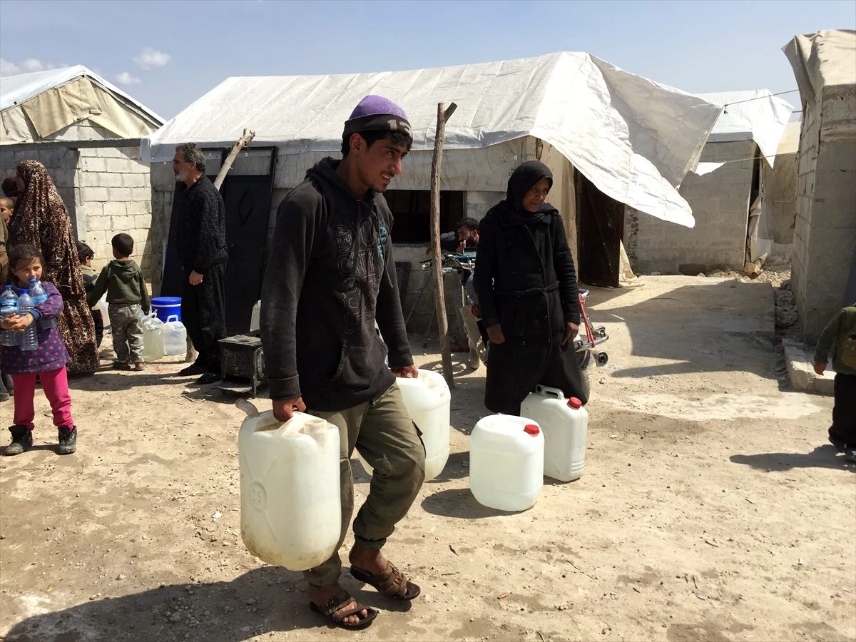 Afrin\'deki Suriyelilere haftalık 100 ton su yardımı