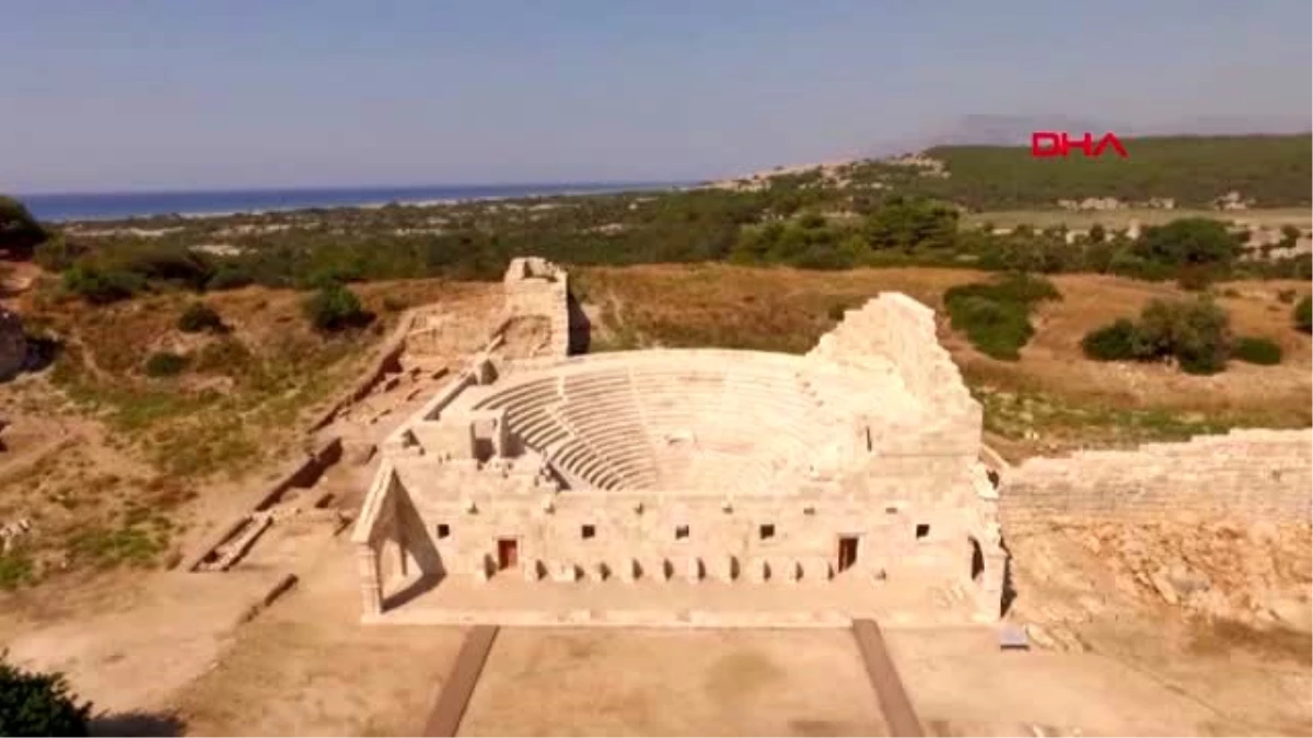 ANTALYA PATARA\'NIN DEV SÜTUNLARI YERLERİNE DİKİLİYOR