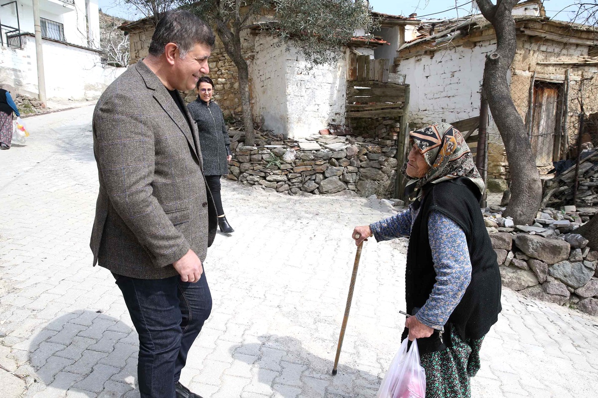 Başkan Tugay\'dan köylere Korona turu