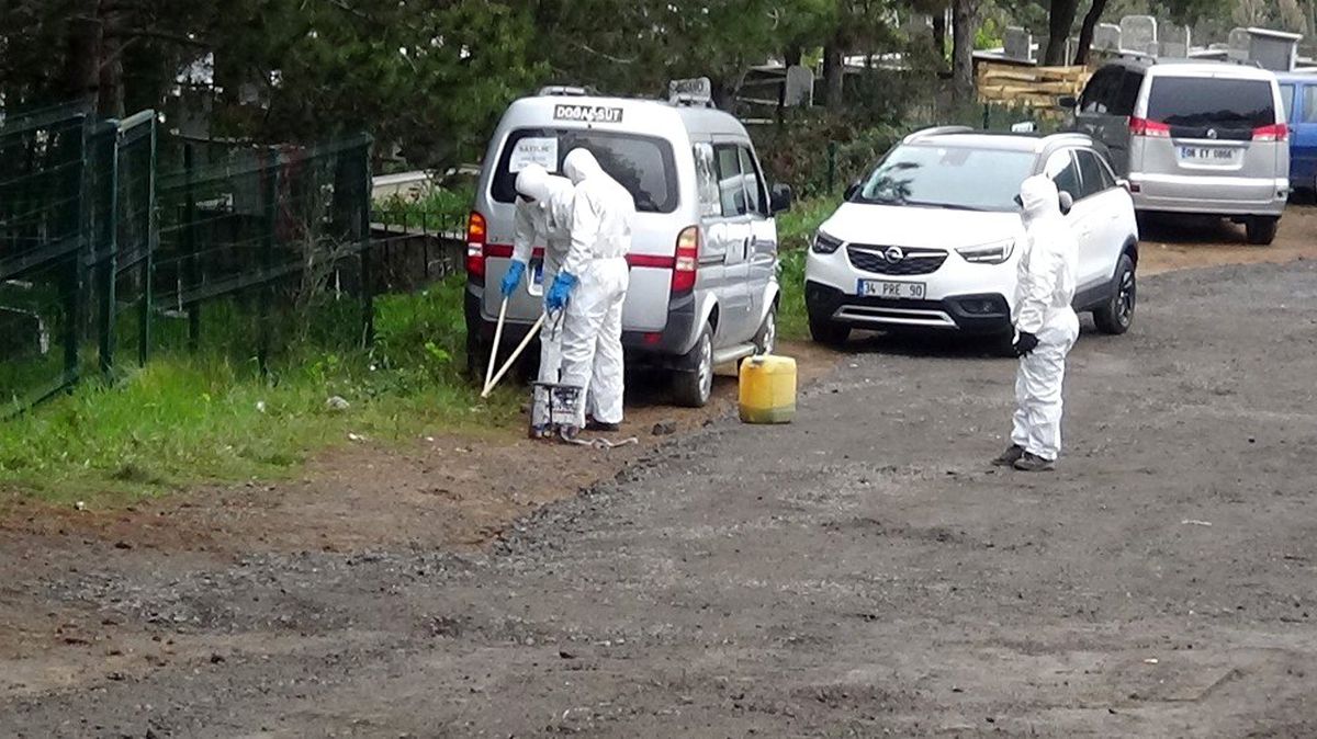 Beykoz\'da İBB tarafından yapılan mezarlar vatandaşın tepkisini çekti