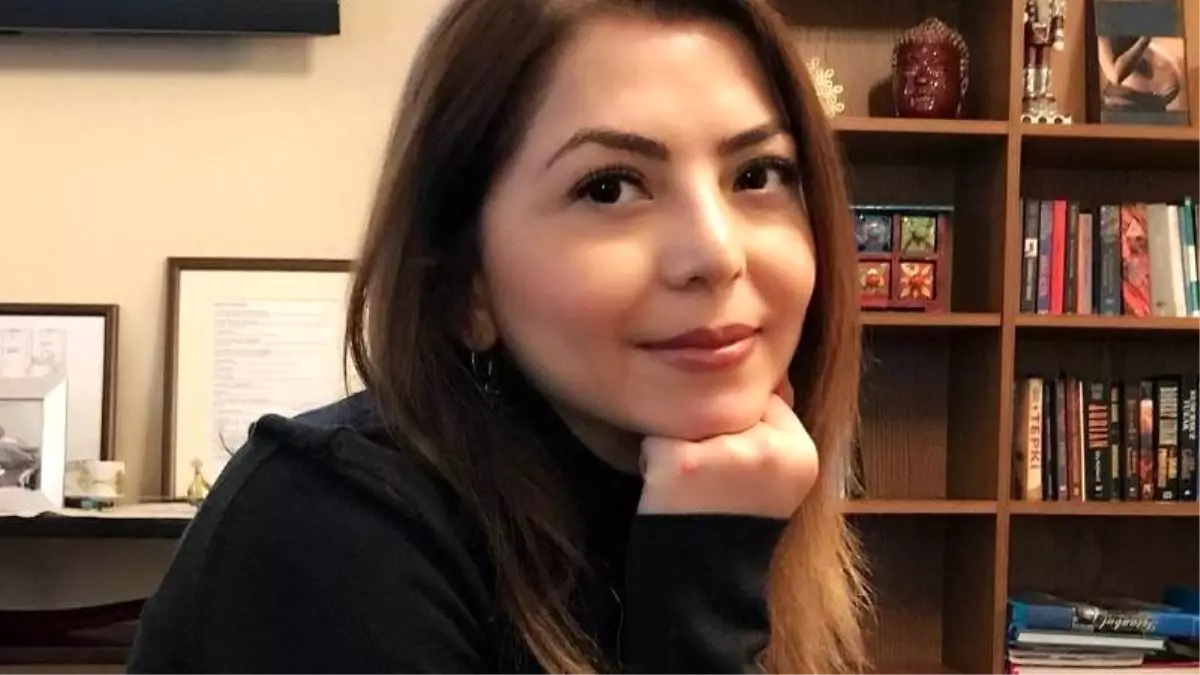 \'Bir düş artık ateş, bırak yakamı\' : 33 yaşındaki Dilek hemşire koronavirüsten hayatını kaybetti