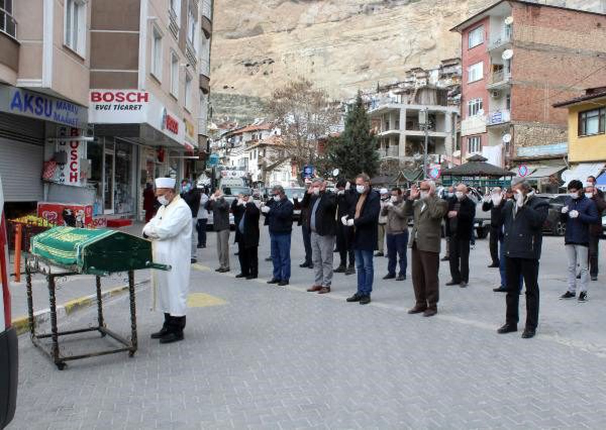 Cenaze namazında koronavirüs tedbiri