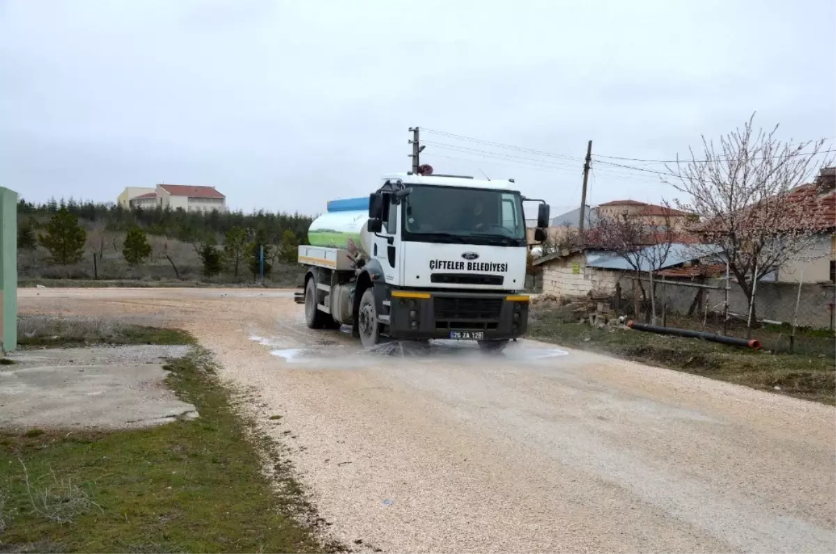 Çifteler Belediyesi dezenfekte çalışmalarına devam ediyor