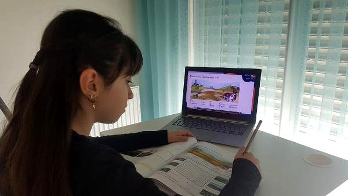Dijital öğrenme ile eğitime sorunsuz devam ediyorlar