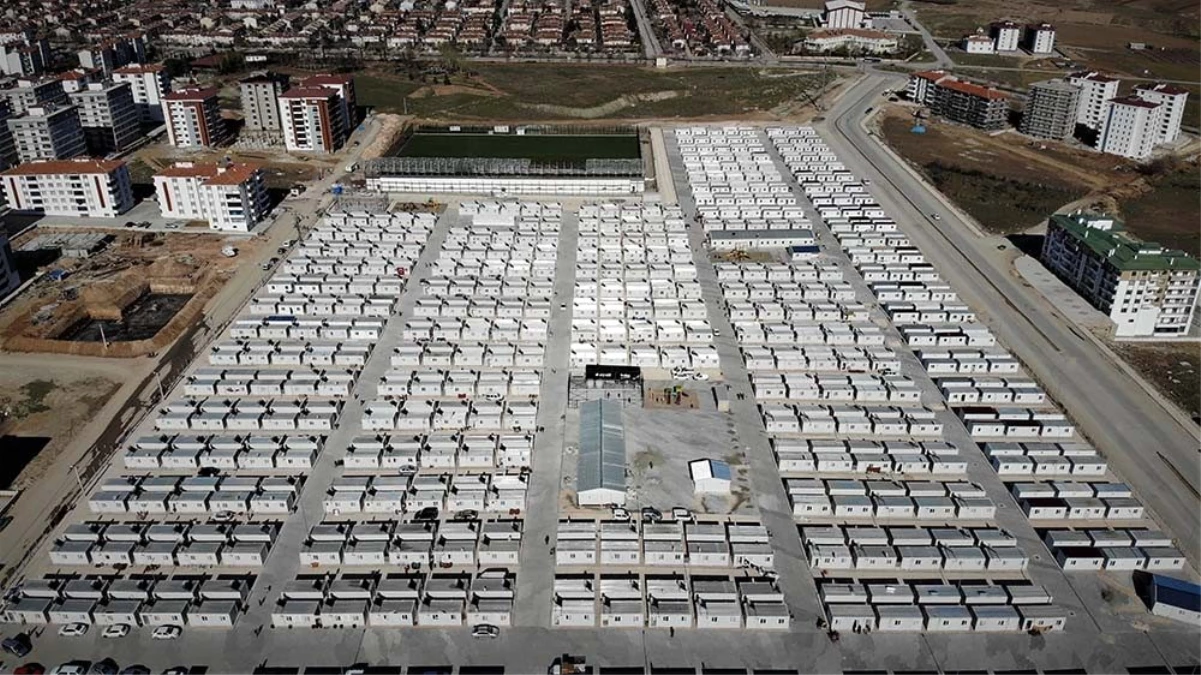 Elazığ\'da konteyner kentlerde 4 bin 613 kişi yaşamaya başladı