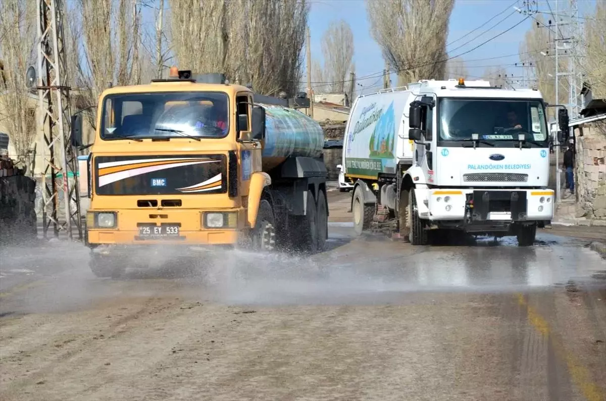 Erzurum\'da belediye ekipleri konutları da dezenfekte etmeye başladı