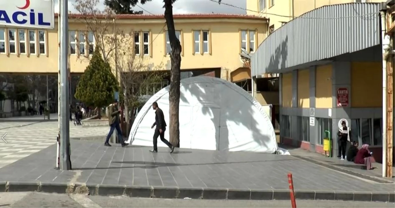 Gaziantep\'te hastane bahçelerine triaj çadırı kuruldu