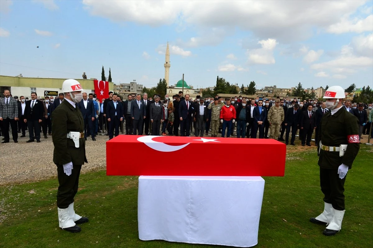 Irak\'ta şehit olan Piyade Uzman Çavuş İsmail Karataş son yolculuğuna uğurlandı