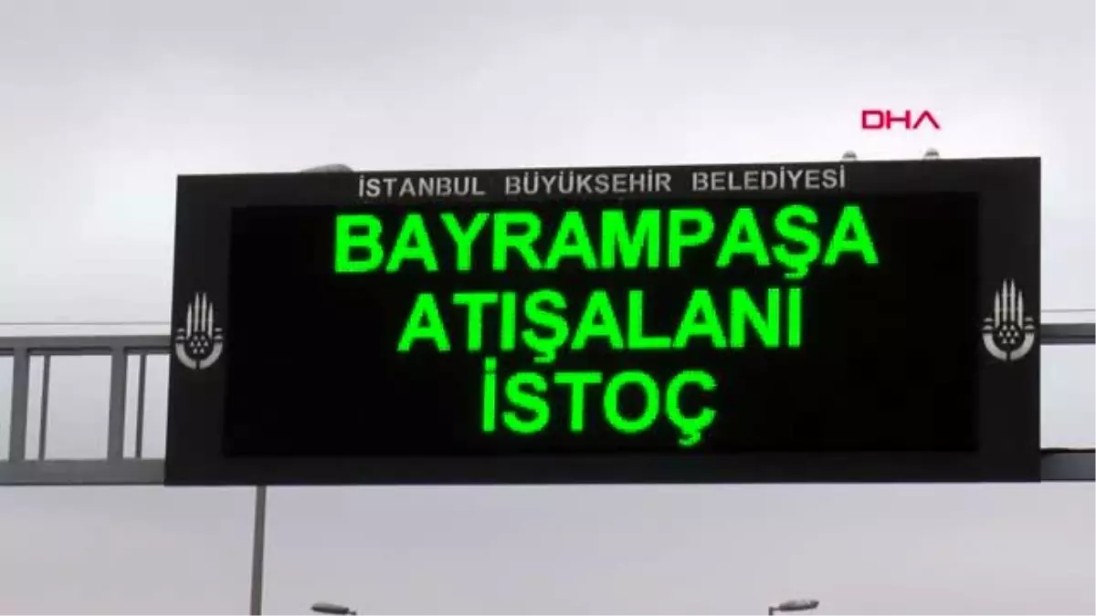 İSTANBUL\'DA TRAFİK TABELALARINDA "EVDE KAL" UYARISI