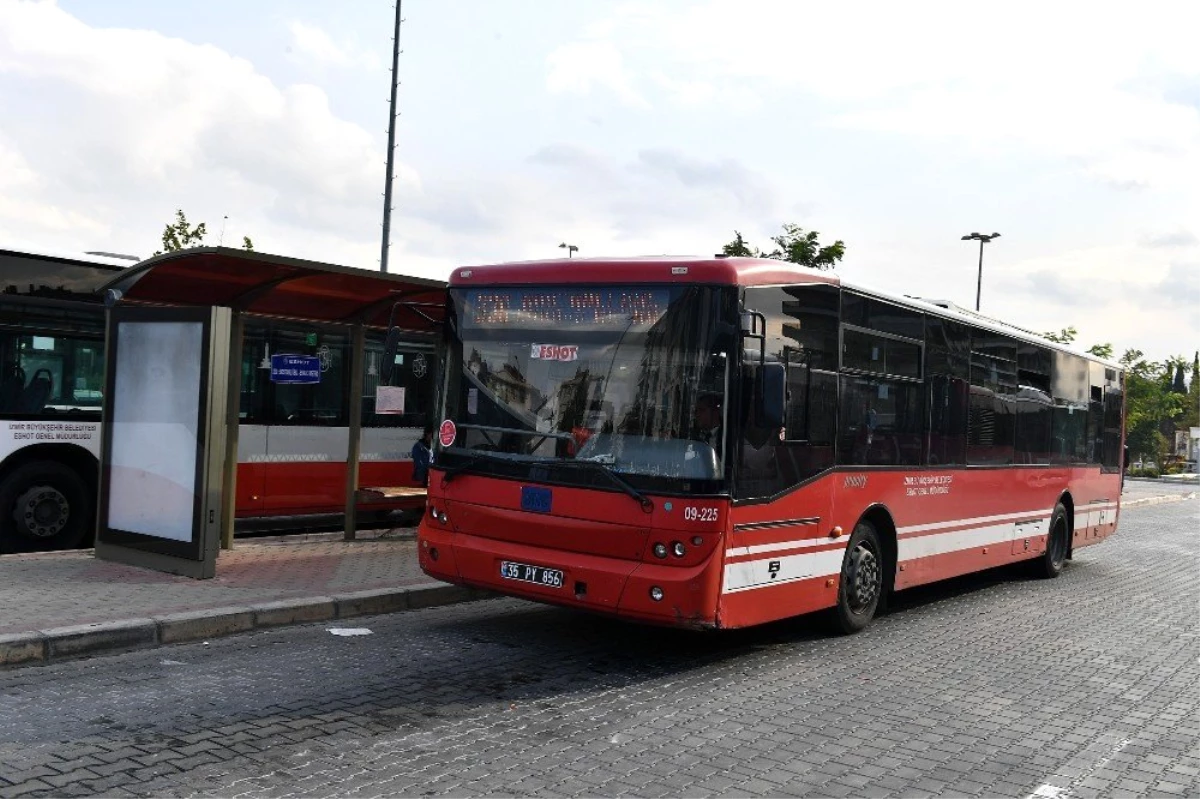 İzmir\'de otobüs sayısı azaltılmıyor