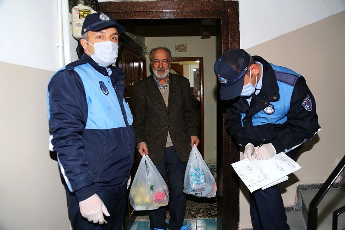 Kağıthane Belediyesi hasta ve yaşlılara yardım için özel ekip kurdu