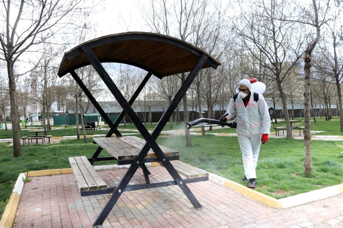 Karaköprü\'de korona mücadelesinde 60 ton dezenfekte kullanıldı